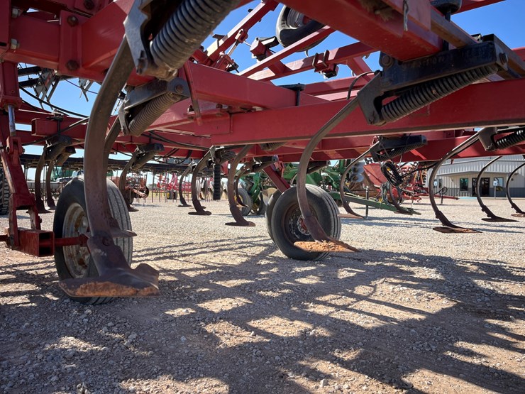 case-ih-4300-image-5