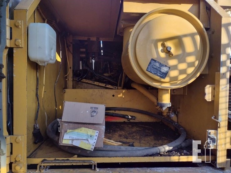 2000-deere-270c-lc-image-43