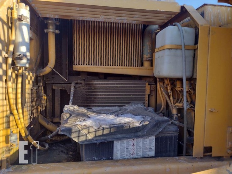 2000-deere-270c-lc-image-44