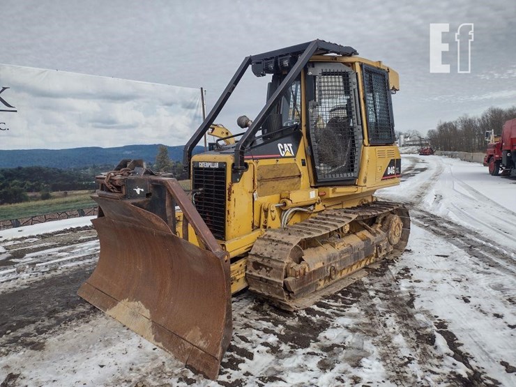 2005-caterpillar-d4g-xl-image-46
