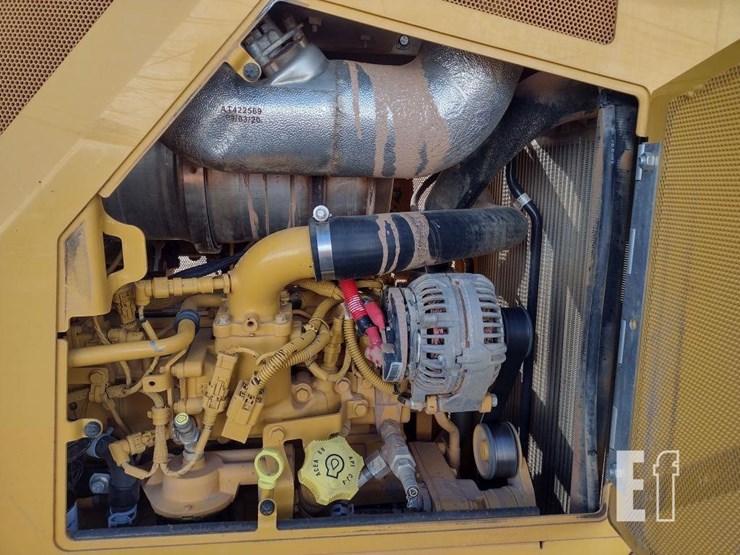 2021-deere-650k-lgp-image-43