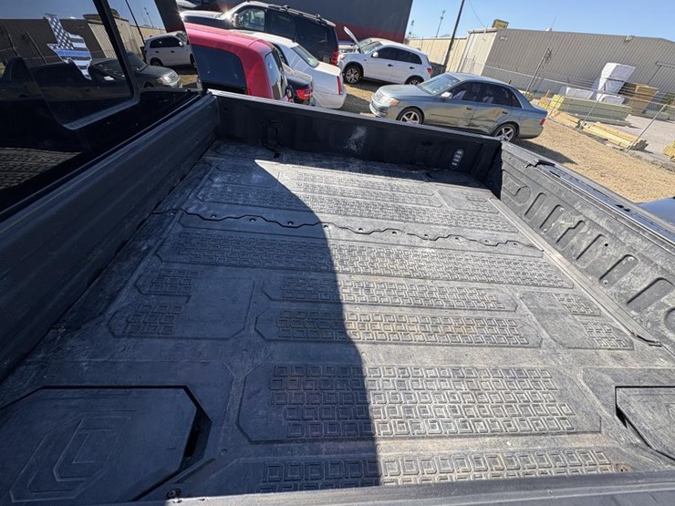 2016-ford-f150-xlt-image-16