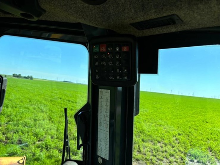 2015-deere-750k-lgp-image-23