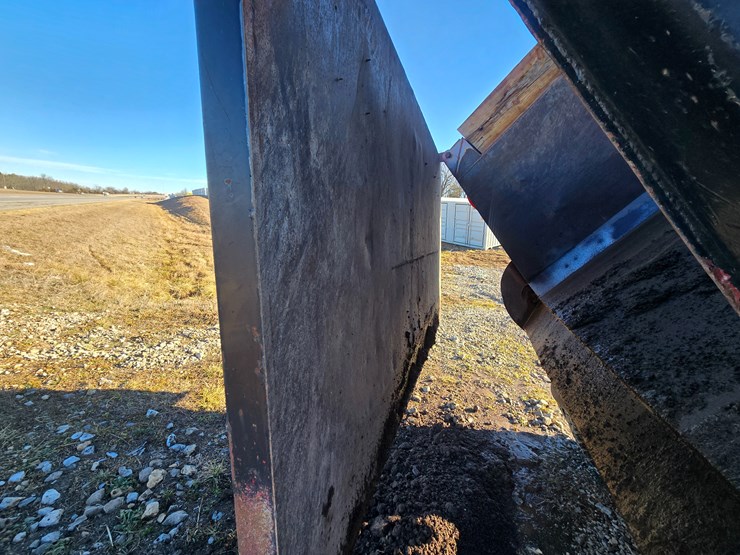 1999-mack-rd690s-image-42