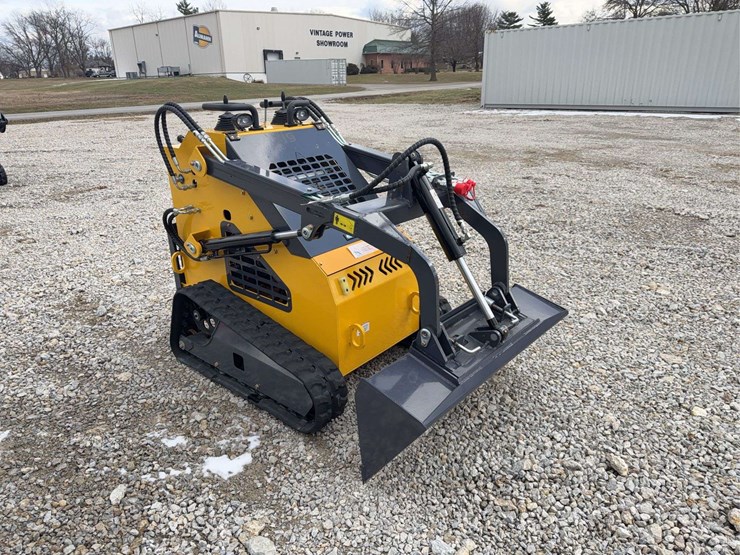 2025-zjg-zj-380-mini-skid-steer-image-6