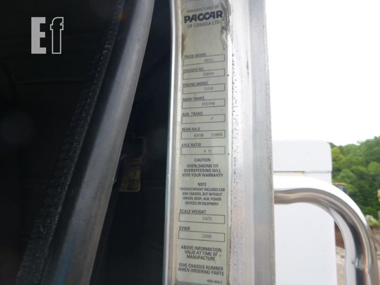 2000-peterbilt-330-image-5