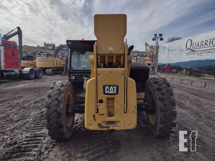2019-caterpillar-tl1055d-image-4