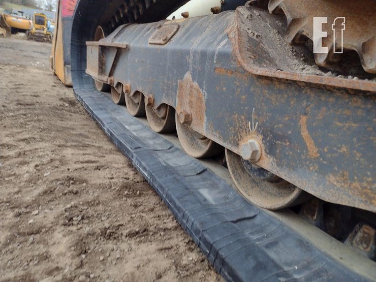 2017-bobcat-t740-image-25