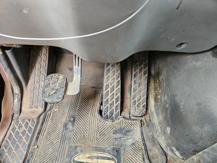 2000-caterpillar-c13-image-44