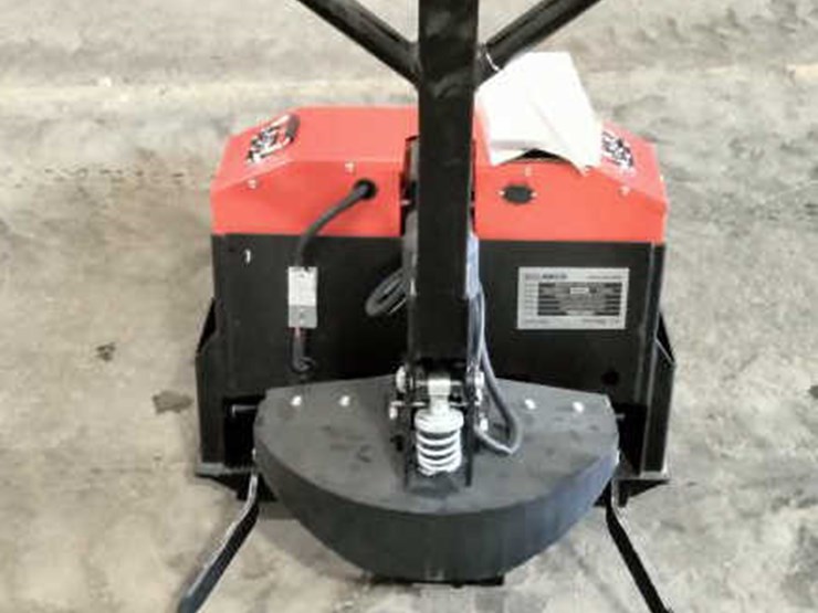 #152-•-motorized-pallet-jack-image-3