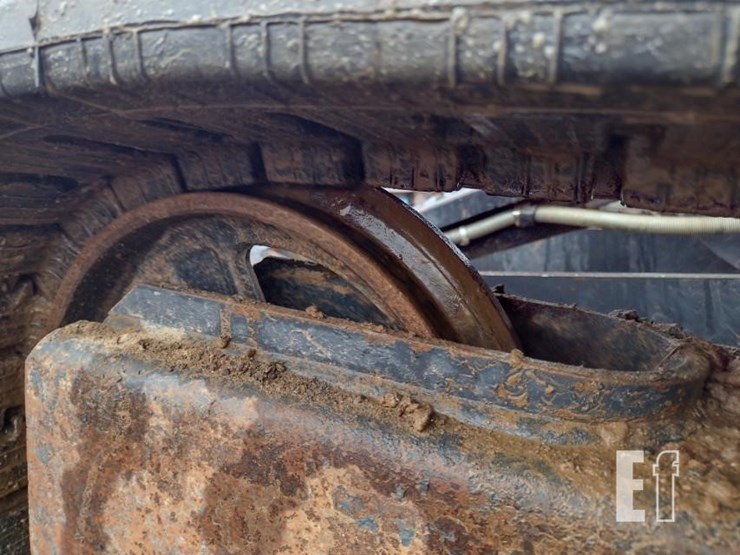 2022-deere-26g-image-32