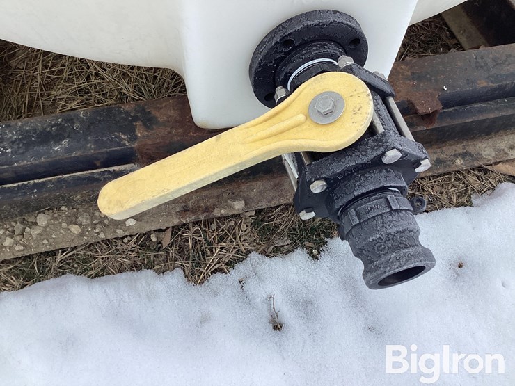 1,000-gallon-water/liquid-fertilizer-tank-on-stand-image-18