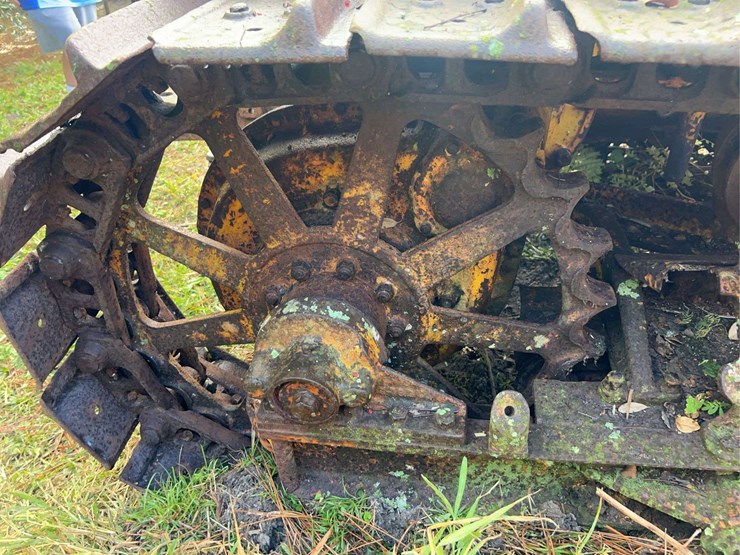 caterpillar-thirty-image-47