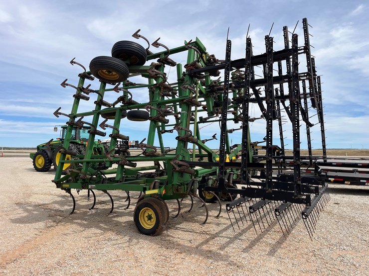 2005-john-deere-2210-image-16