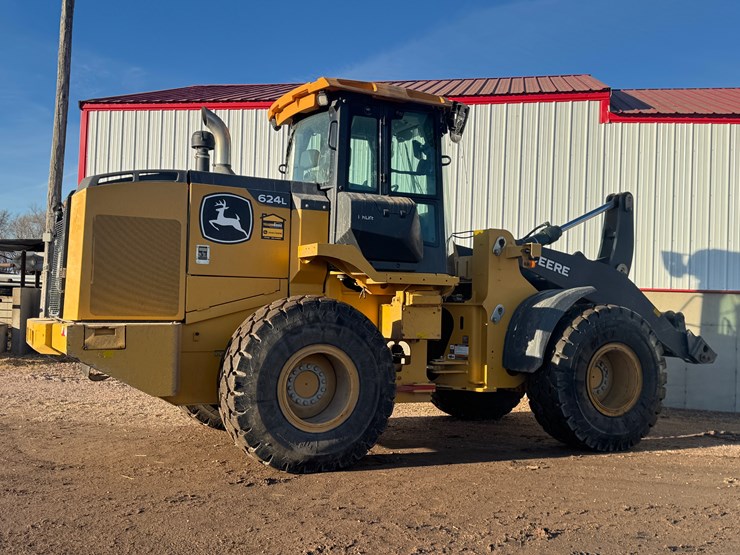 2020-deere-624l-image-13