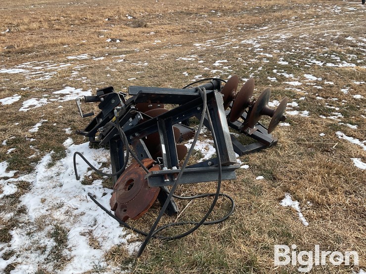 mounted-pivot-track-closer-image-7