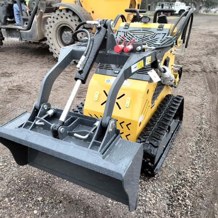 #49 • Mini Skid Loader - Gas (SDLL60)