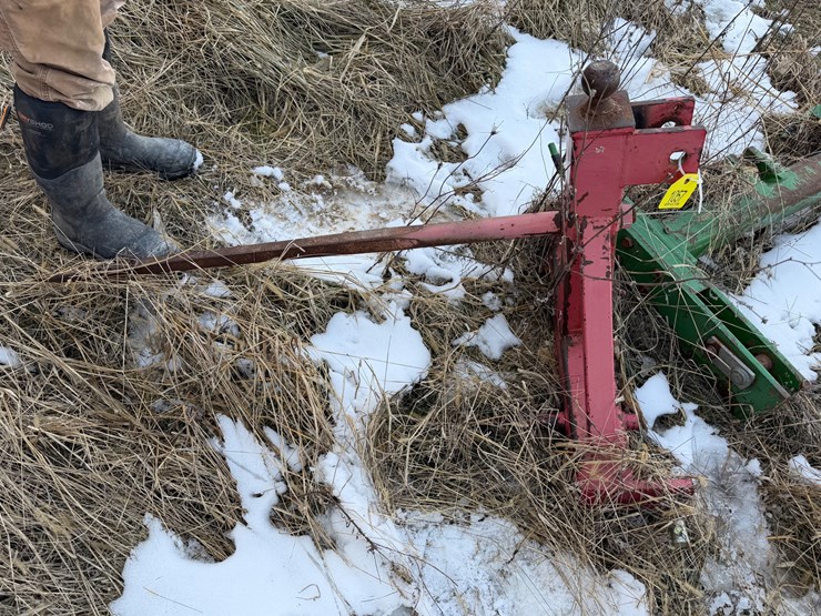 #1057-•-red-bale-spear-image-1