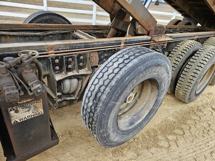 2000-caterpillar-c13-image-26