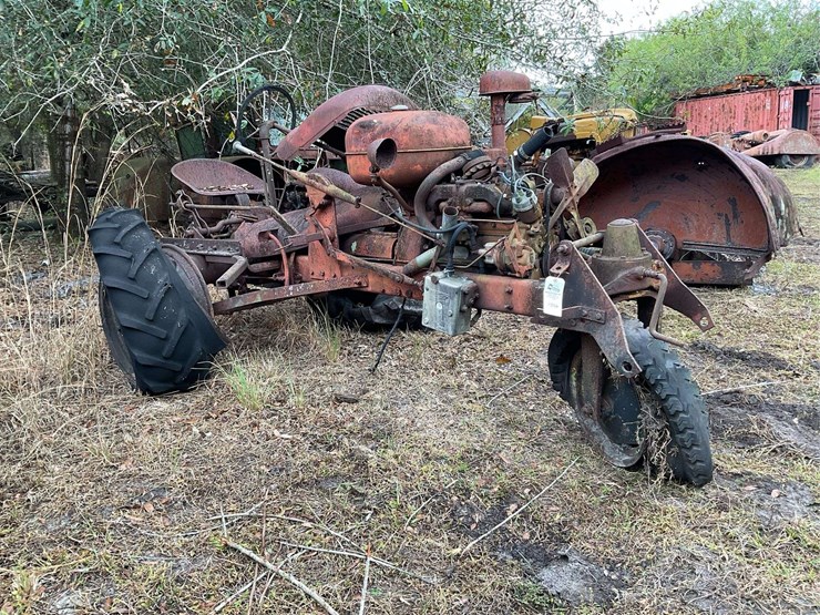 b.f.-avery-parts-tractor-image-1