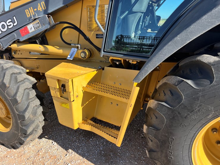 2012-deere-310s-image-21