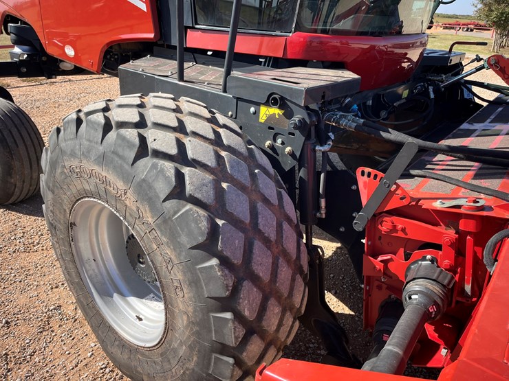 2020-case-ih-wd2104-image-13