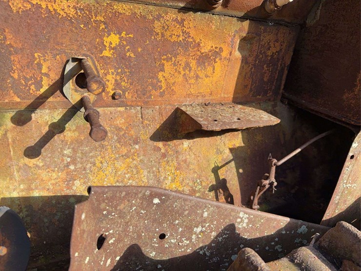 caterpillar-2-ton-image-10