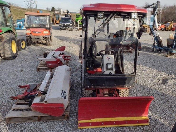 ventrac-3400l-lawn-mower-w/blade-&-broom-image-2