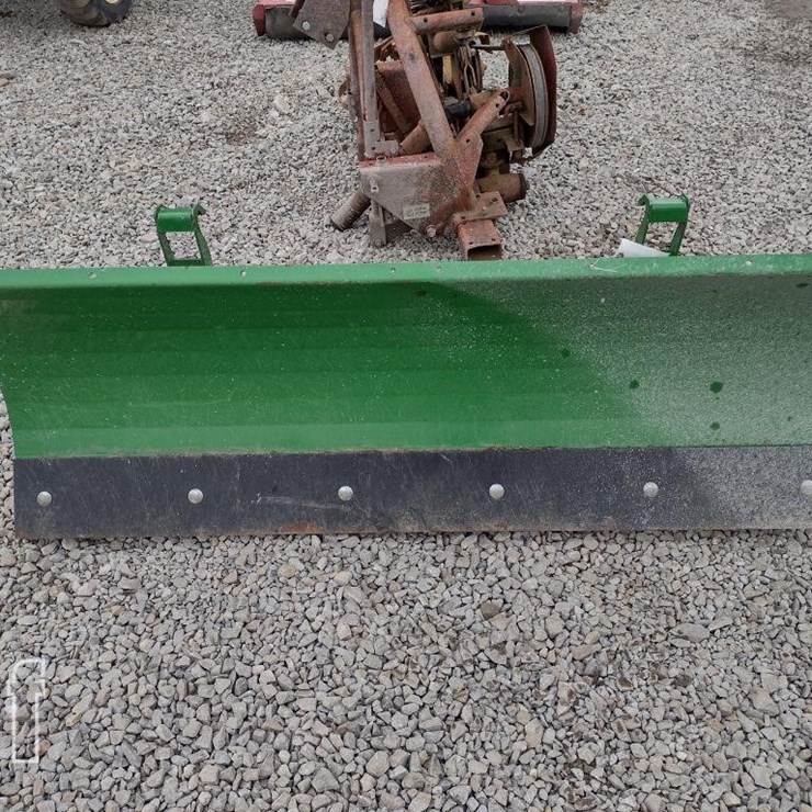JOHN DEERE TRACTOR FRONT BLADE