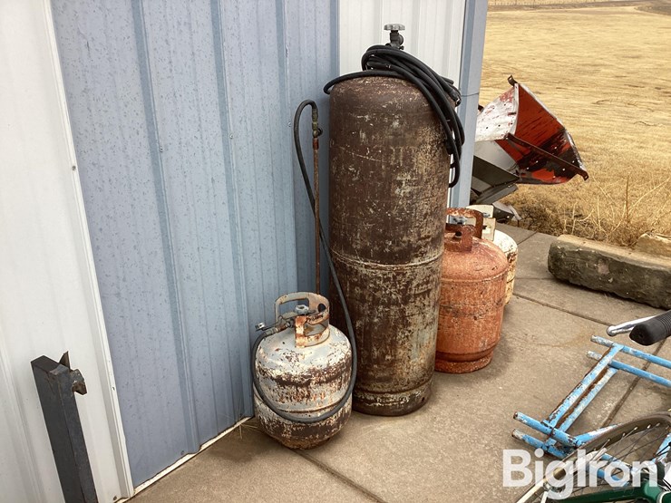 propane-bottles-image-3