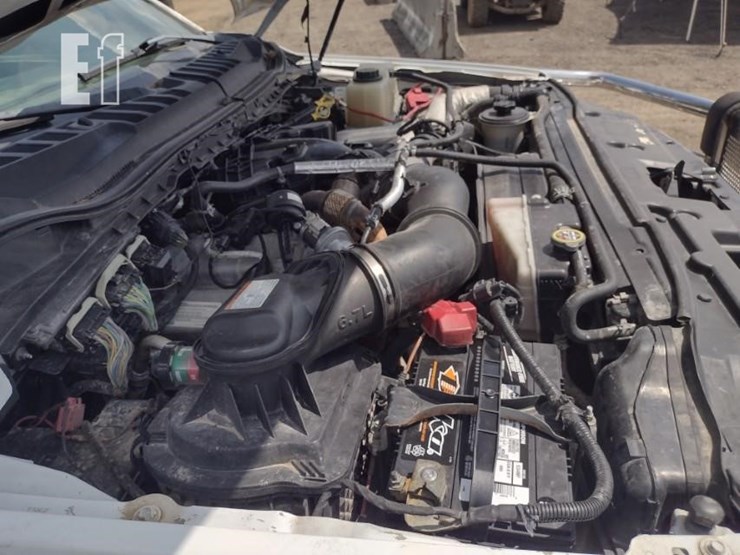 18-ford-f550-image-16