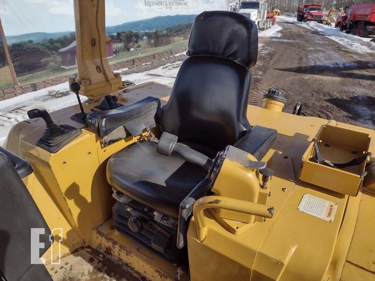 2003-caterpillar-d6n-xl-image-12