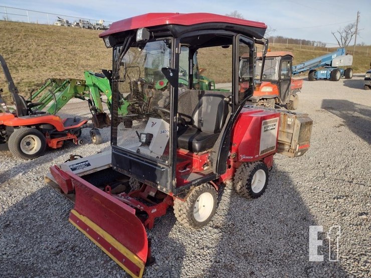ventrac-3400l-lawn-mower-w/blade-&-broom-image-32
