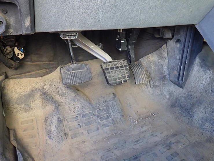 2015-ford-f750-image-32