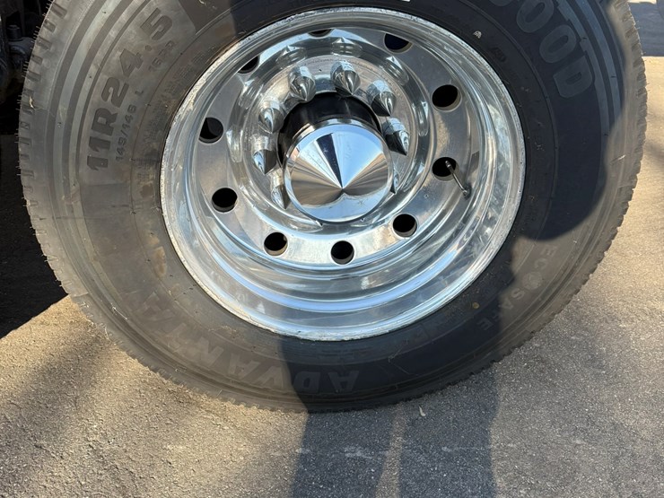 1974-peterbilt-359-image-48