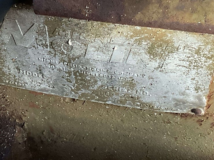 minneapolis-moline-m5-image-23