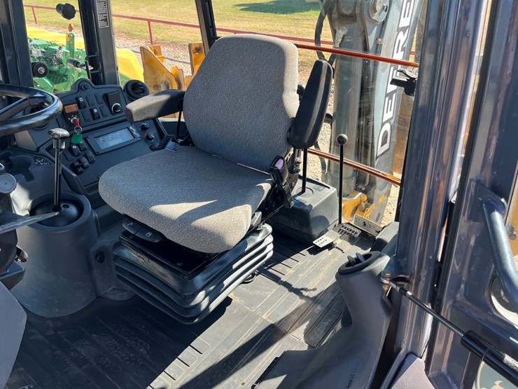 2012-deere-310sj-image-23