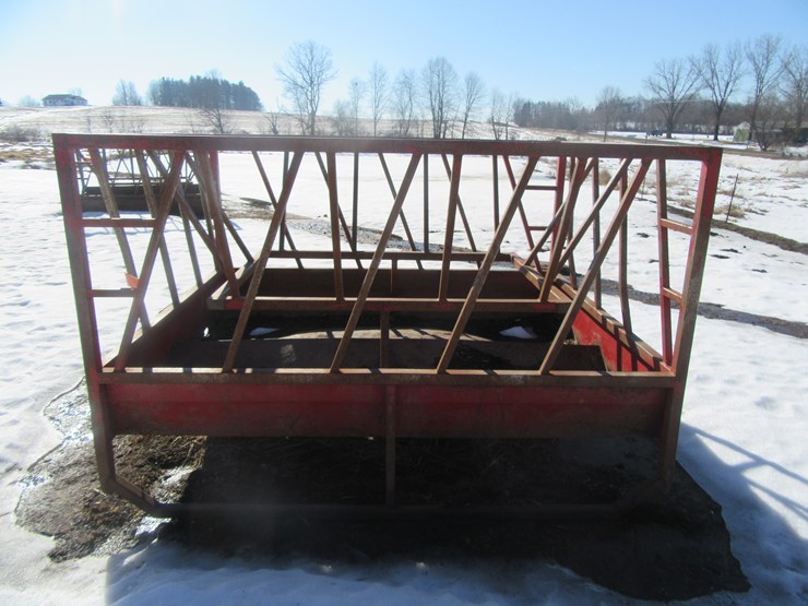 #8971-•-pmc-500-round-bale-feeder-image-2