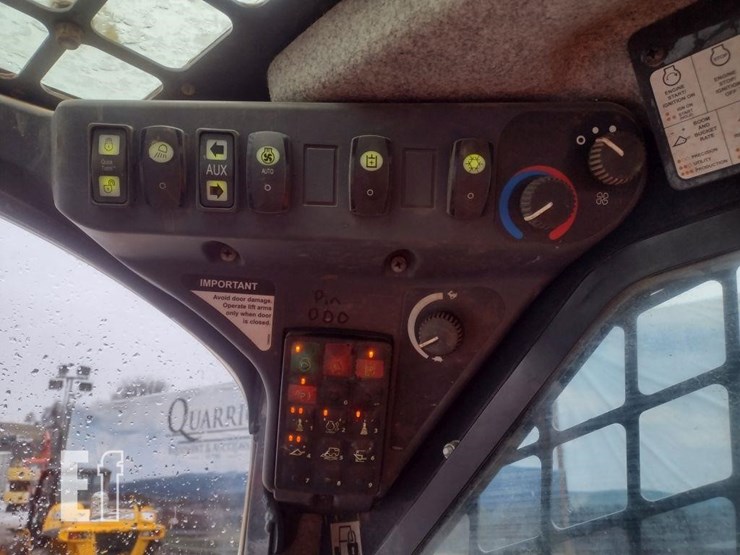 2021-deere-331g-image-8