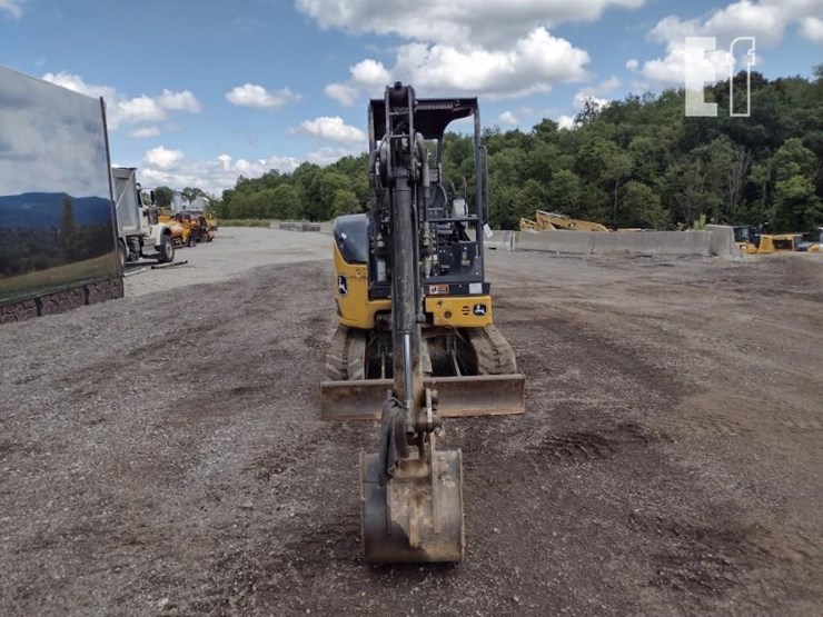 2022-deere-26g-image-2