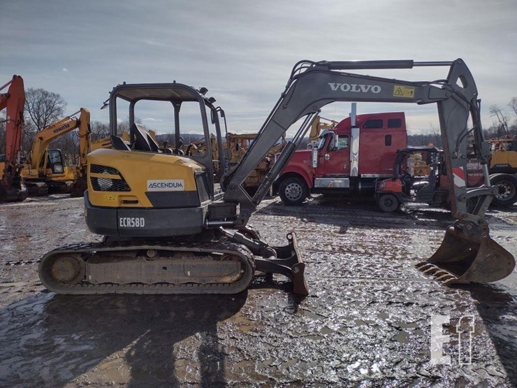 2016-volvo-ecr58d-image-3