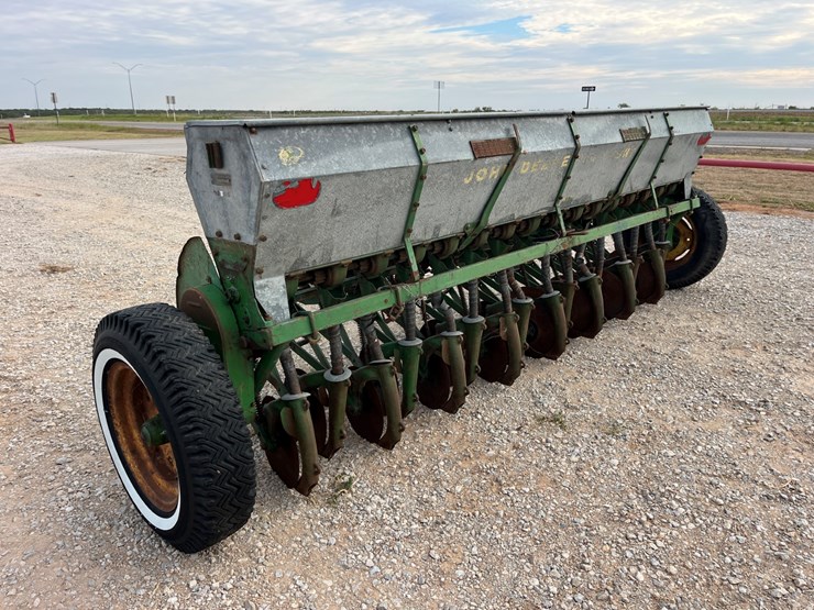 john-deere-16-image-11