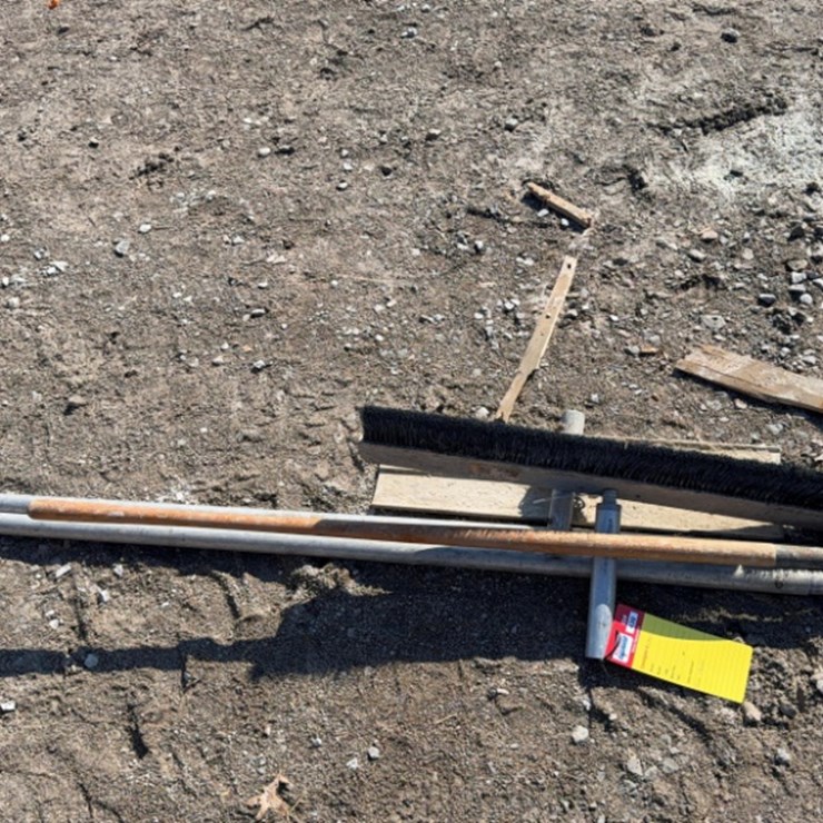 30" Float With 2 Handles + 3' Brush And Rake