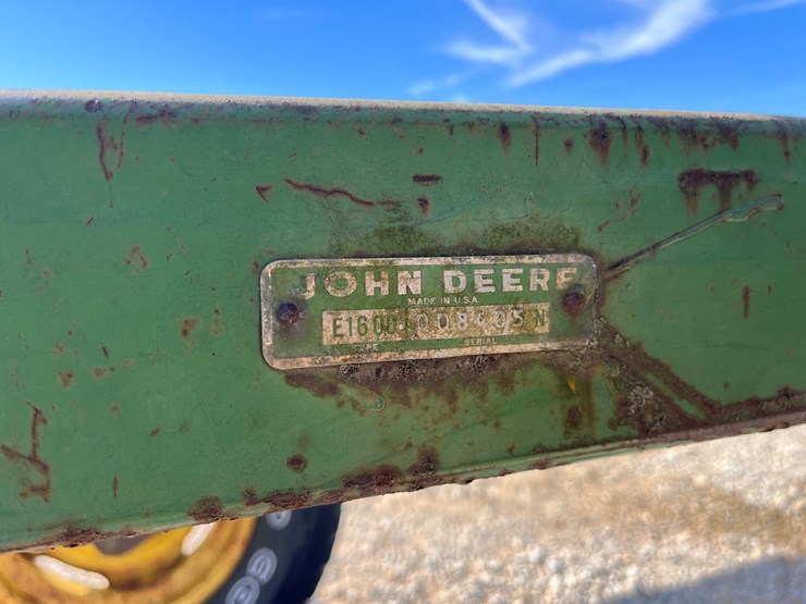 #t15180-•-john-deere-chisel-plow-image-7