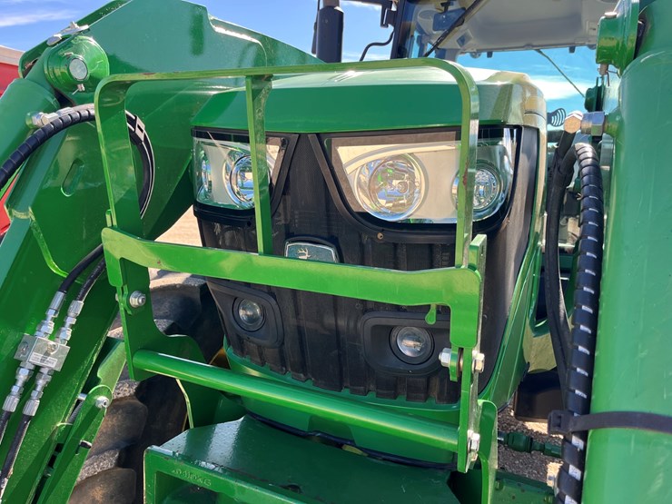 2018-john-deere-6155m-image-4
