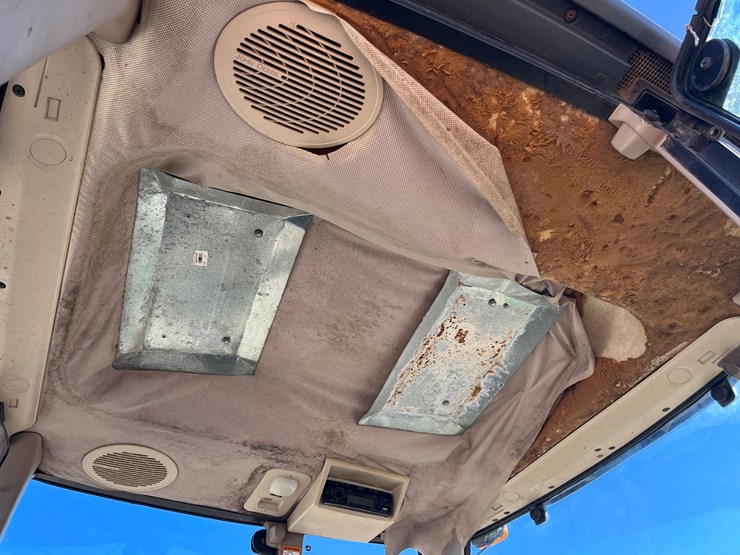 2010-john-deere-6430-image-17