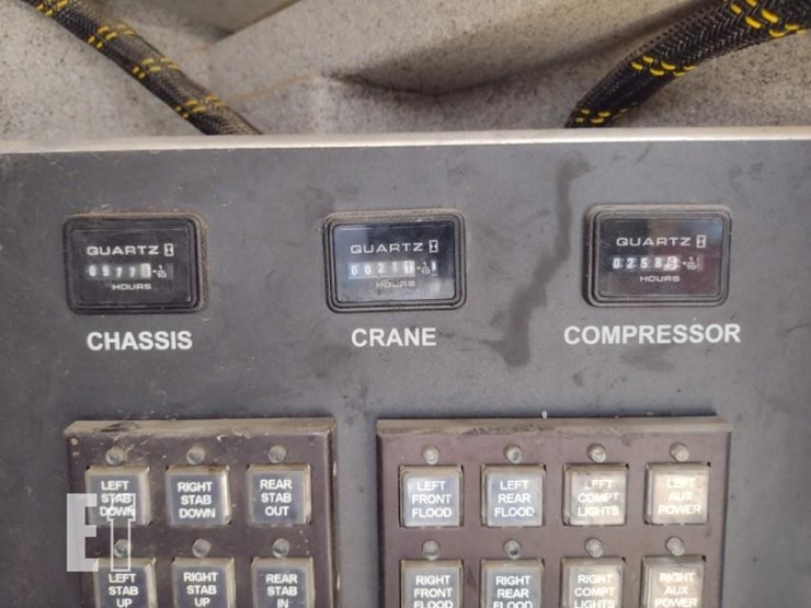 18-ford-f550-image-36