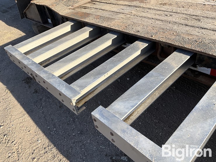 2017-bws-ez-2-load-48’-tri/a-detachable-lowboy-image-13
