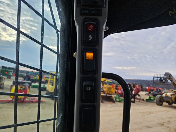 2020-case-tv450-image-28