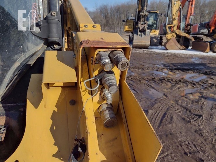 2019-caterpillar-299d2-xhp-image-15